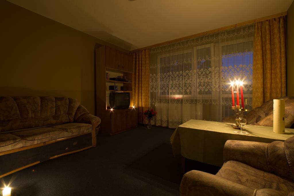Apartament Zakopane Utrzymany W Stylu Goralskiej Chaty Oda fotoğraf